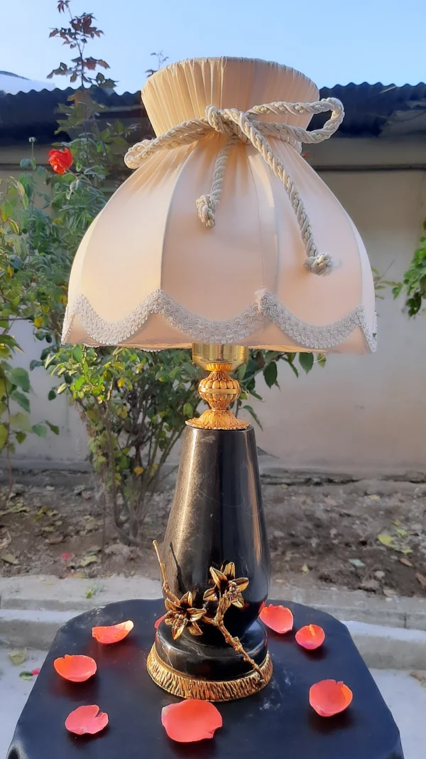 آباژور سنگی لیلیوم